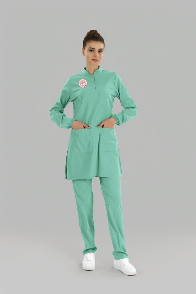 Tesettür Aile Sağlığı Forması Scrubs Likralı Takım Sağlık Bakanlığı Logolu -Bermuda