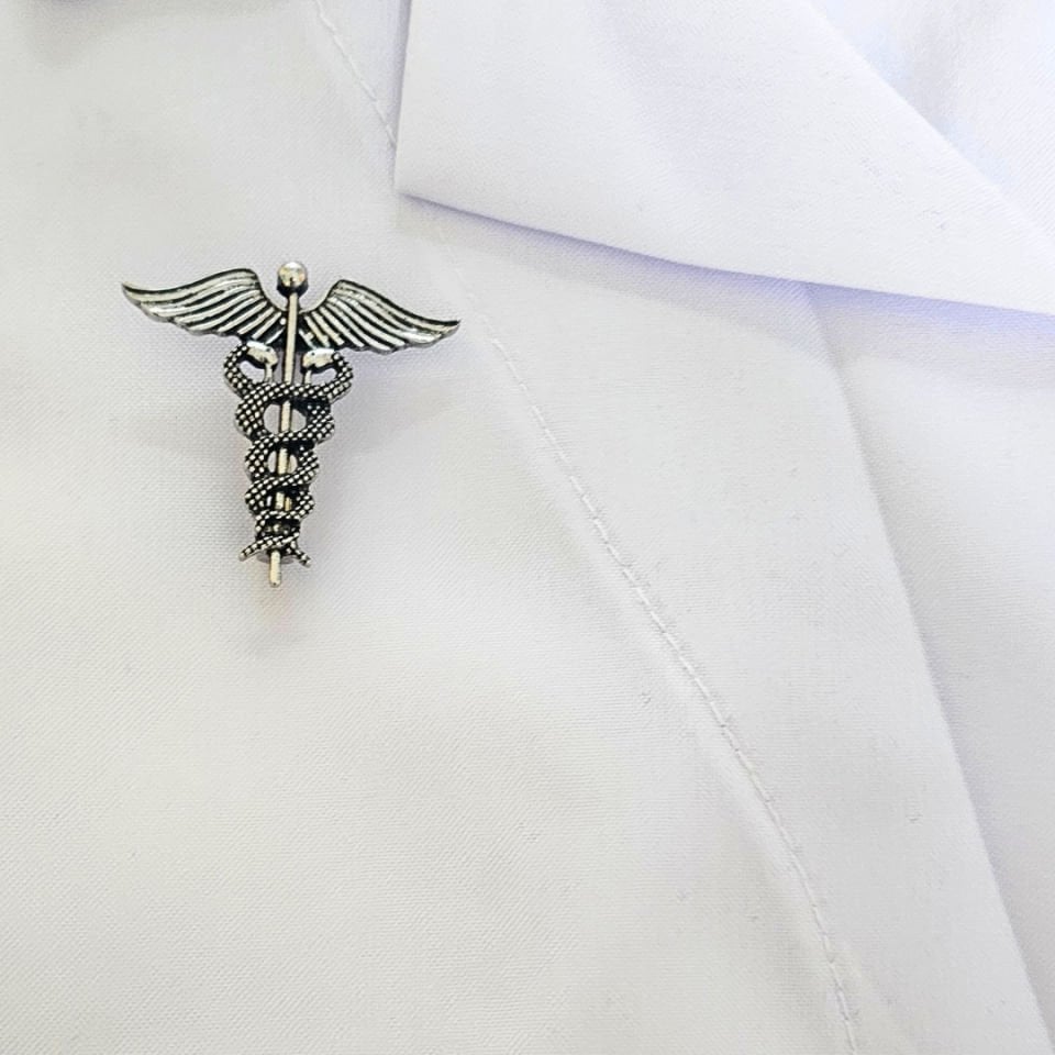 Tıp Sembollü Gümüş Broş (Yaka İğnesi)